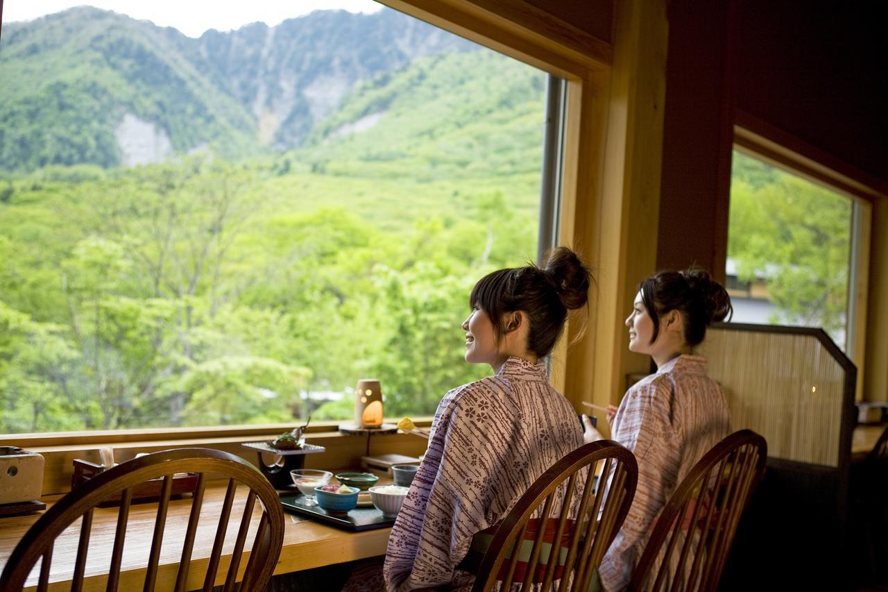 Miyama Ouan Kyoritsu Resort Takayama  Exteriör bild A view of Mount Yōtei from a restaurant in Niseko